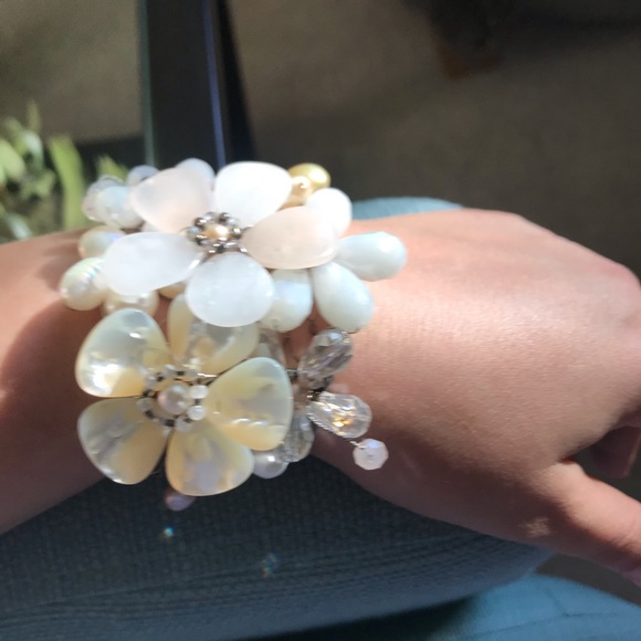 Anthropologie flowers bracelet cuff with pearls - Picture 10 of 12